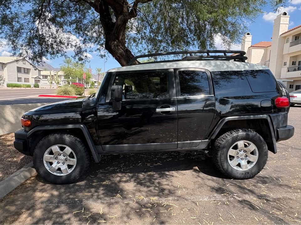 2007 Toyota FJ Cruiser · Sport Utility 2D (photo 1) — photo 1