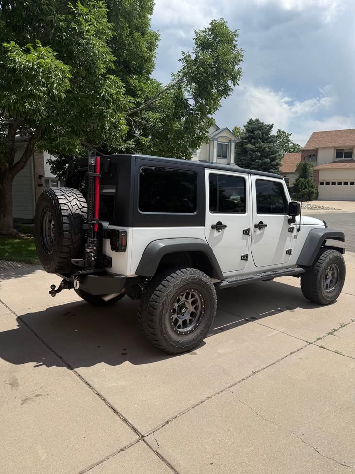 2017 Jeep Wrangler Unlimited · Sport SUV 4D in Arvada, CO (photo 5) — photo 5