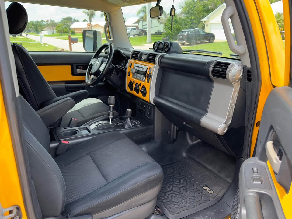 2008 Toyota FJ Cruiser · Sport Utility 2D in Port St Lucie, FL (photo 9) — photo 9