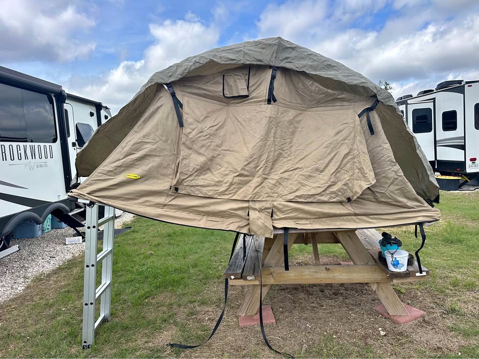 SmittyBilt Rooftop tent & room in Boerne, TX (photo 1) — photo 1