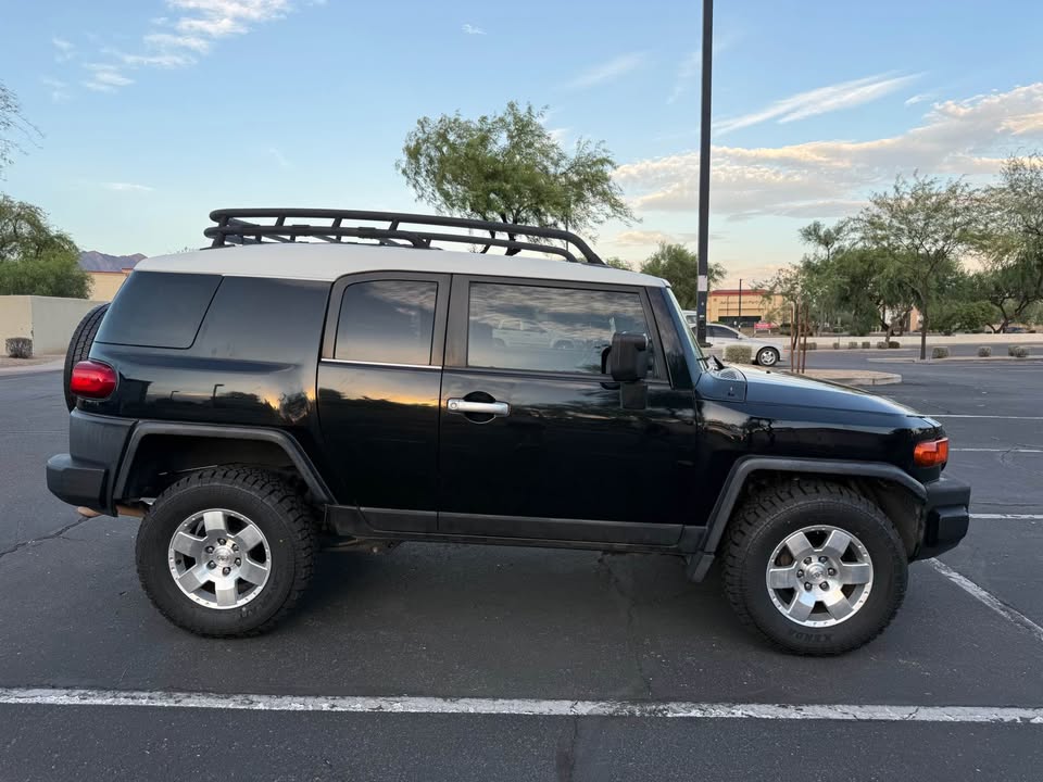 2007 Toyota FJ Cruiser · Sport Utility 2D in Scottsdale, AZ (photo 7) — photo 7