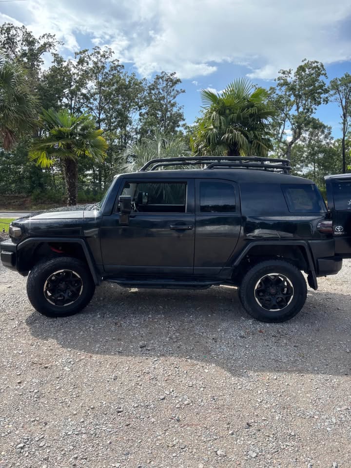 2007 Toyota FJ Cruiser · Sport Utility 2D (photo 8) — photo 8