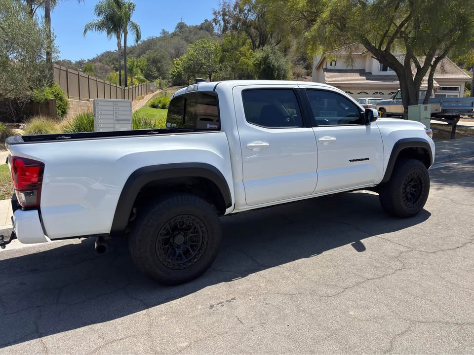 2022 Toyota Tacoma Double Cab · SR5 Trail Edition in Escondido, CA (photo 8)