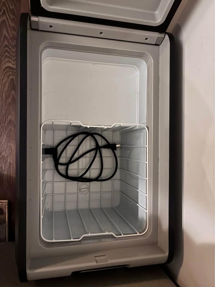 Dometic Cooler (photo 3) — photo 3