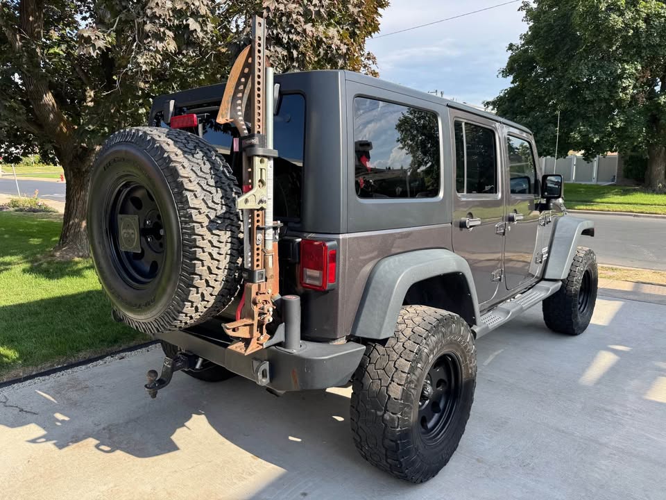 2014 Jeep Wrangler Unlimited · Sport (JK) SUV 4D (photo 4) — photo 4