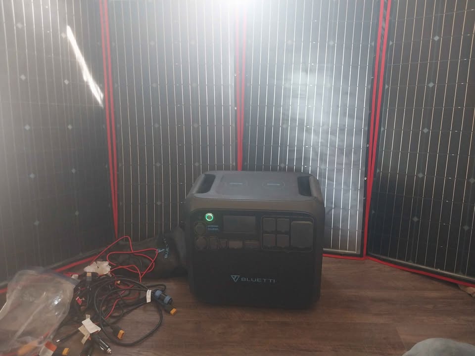 BLUETTI AC200MAX Expandable Power Station and DOKIO 300W Portable Folding Solar Panel Kit in Newberry Springs, CA (photo 4)
