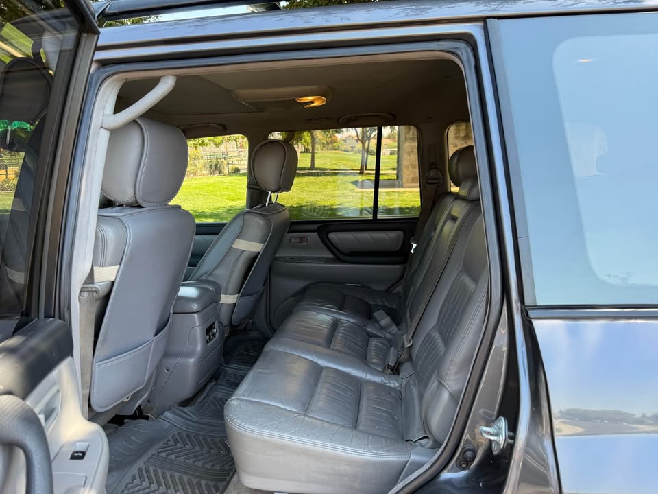 2003 Toyota Landcruiser · Sport Utility 4D (photo 8) — photo 8