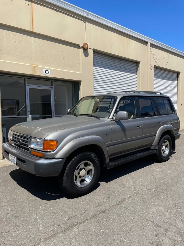 1997 Toyota Land Cruiser in Palo Alto, CA (photo 6) — photo 6