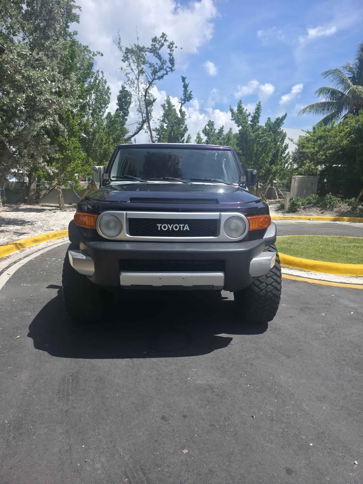 2007 Toyota FJ Cruiser · Sport Utility 2D in Miami Beach, FL (photo 8) — photo 8