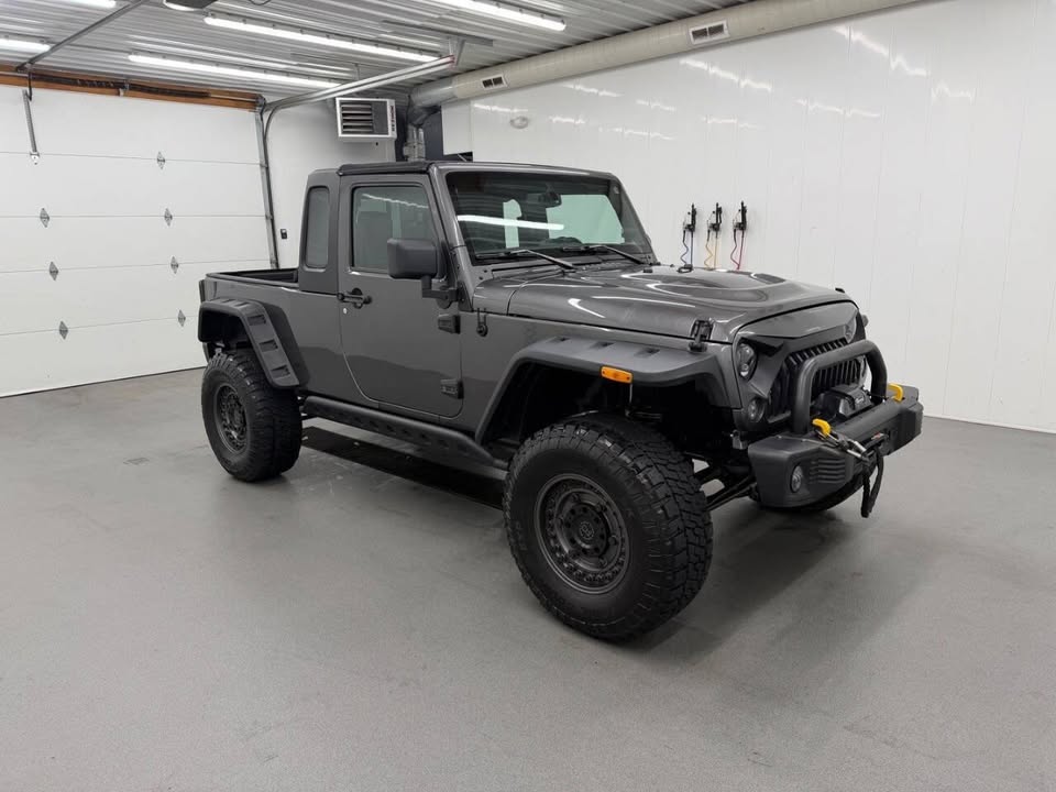 2016 Jeep Wrangler Unlimited Sahara 4x4 4dr SUV in Hudsonville, MI (photo 6) — photo 6