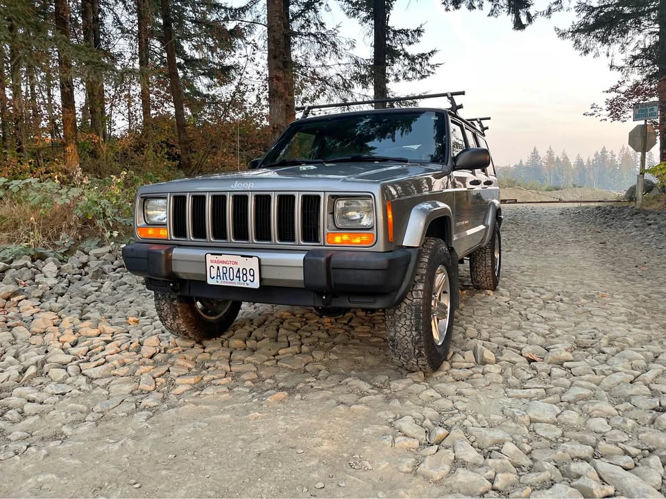 2001 Jeep Cherokee · Sport 4D in Snoqualmie, WA (photo 1)