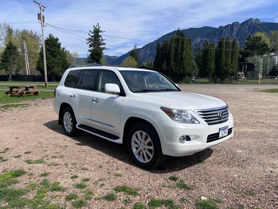 2010 Lexus LX · LX 570 Sport Utility 4D in Snoqualmie, WA (photo 2) — photo 2