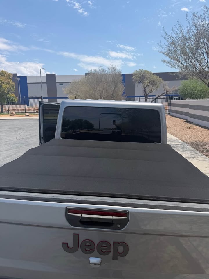 2020 Jeep Gladiator · Rubicon Pickup 4D 5 ft (photo 11) — photo 11
