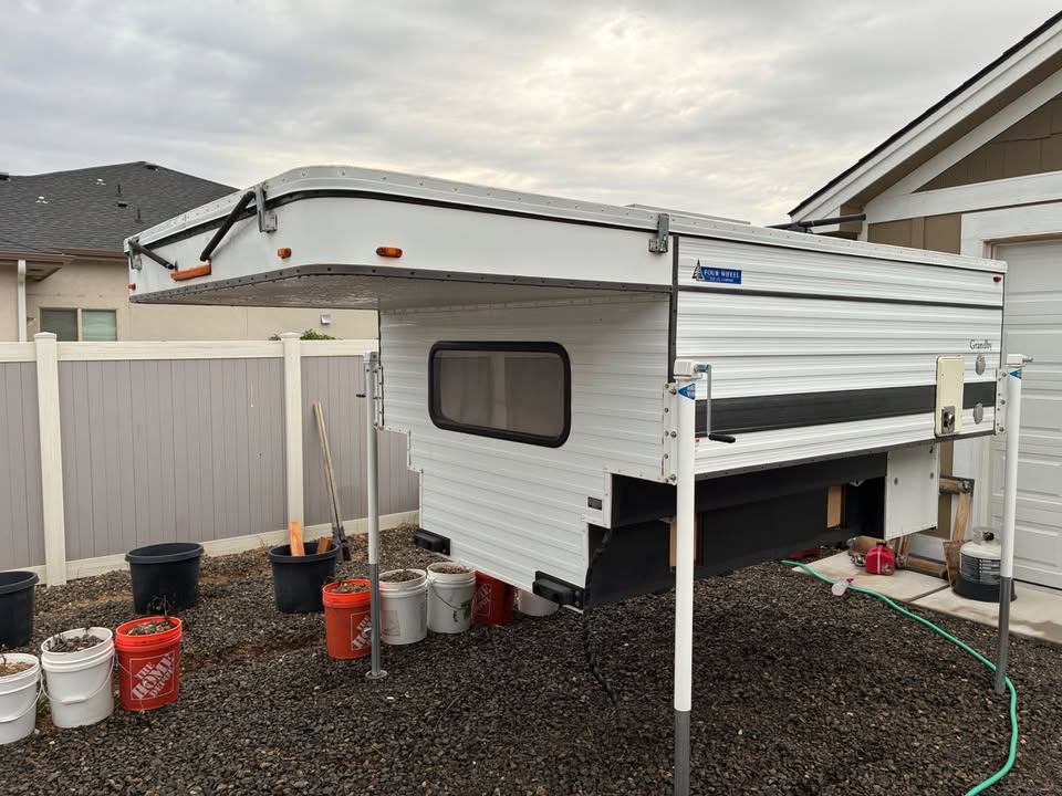 Four Wheel Camper Grandby 2016 (photo 9) — photo 9
