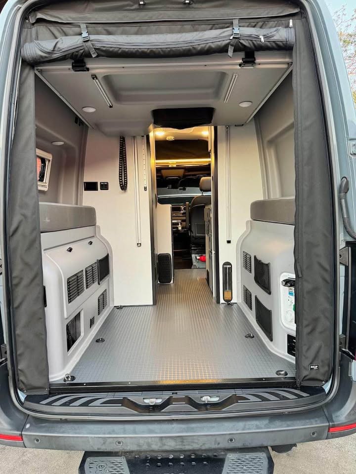 2021 Winnebago Revel Camper Van (photo 10) — photo 10
