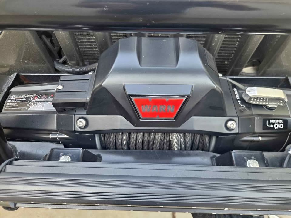Warn 12k winch with synthetic line (photo 1) — photo 1