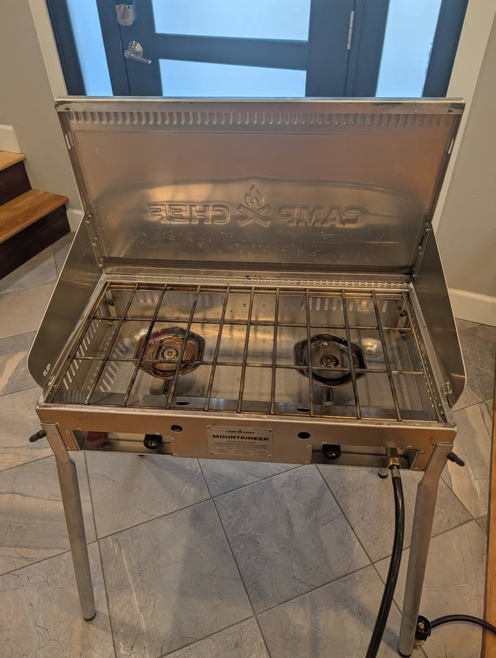 Camp Chef Mountaineer Aluminum Stove + Legs, Leg Bag & Hose – Lightly Used 1 Season in Arvada, CO (photo 4)
