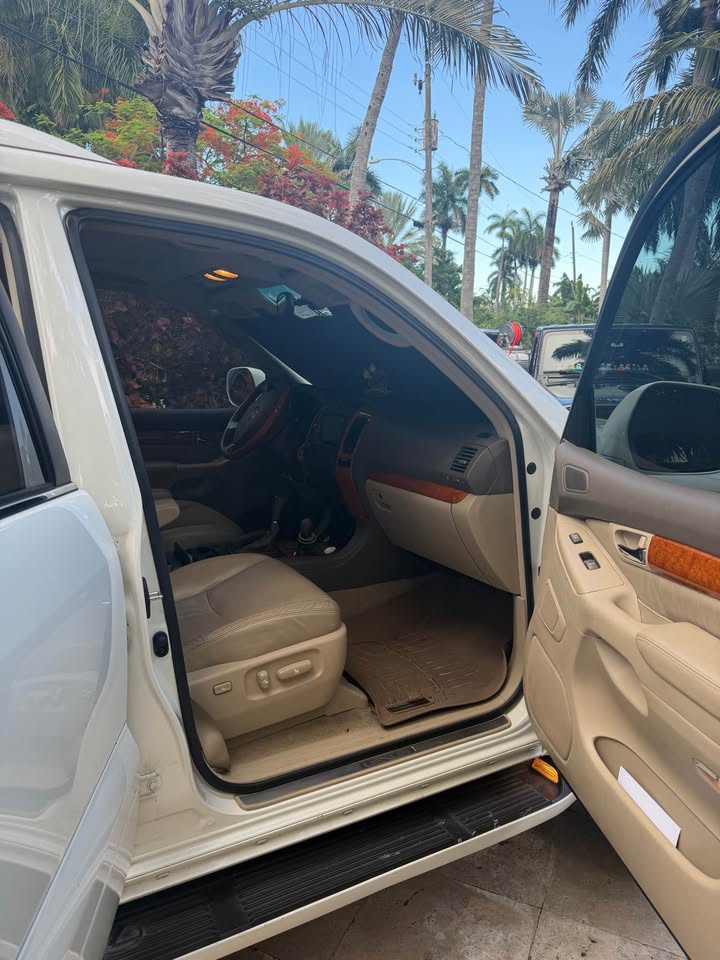 2005 Lexus GX · GX 470 Sport Utility 4D in Denver, CO (photo 12) — photo 12