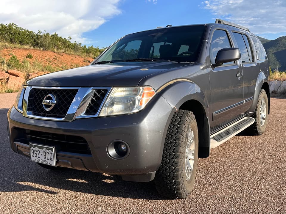 2011 Nissan Pathfinder · Silver Edition Sport Utility 4D in Colorado Springs, CO (photo 2) — photo 2