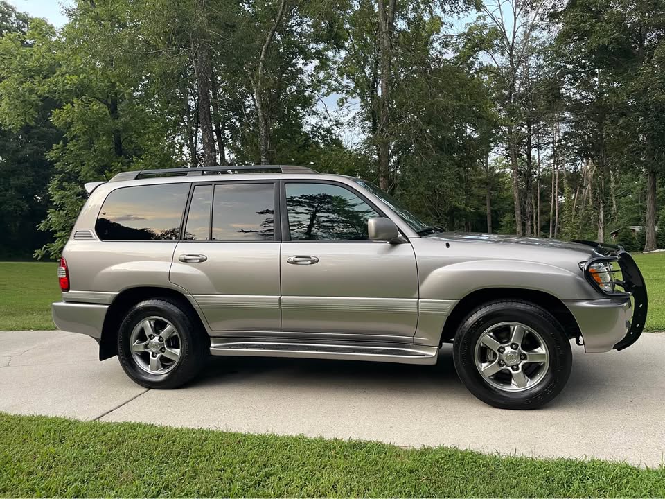 2006 Toyota Landcruiser · Sport Utility 4D in Georgetown, TN (photo 2) — photo 2