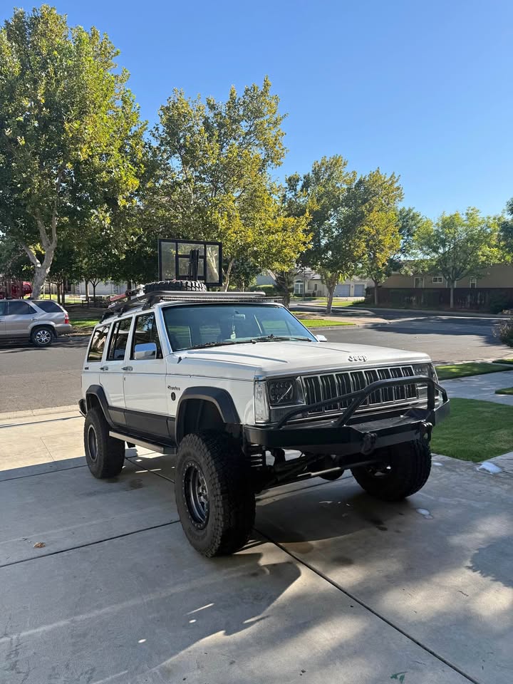 1988 Jeep Cherokee · XJ in Clovis, CA (photo 1)