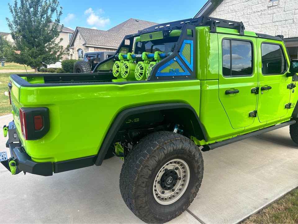 2021 Jeep Gladiator · Overland Pickup 4D 5 ft in Pflugerville, TX (photo 9) — photo 9