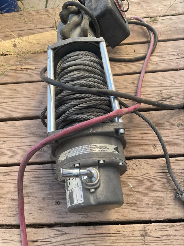 Warn 9800 lb winch — photo 3
