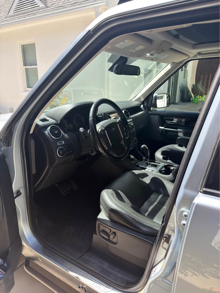 2012 Land Rover LR4 · HSE Sport Utility 4D in Sacramento, CA (photo 10) — photo 10