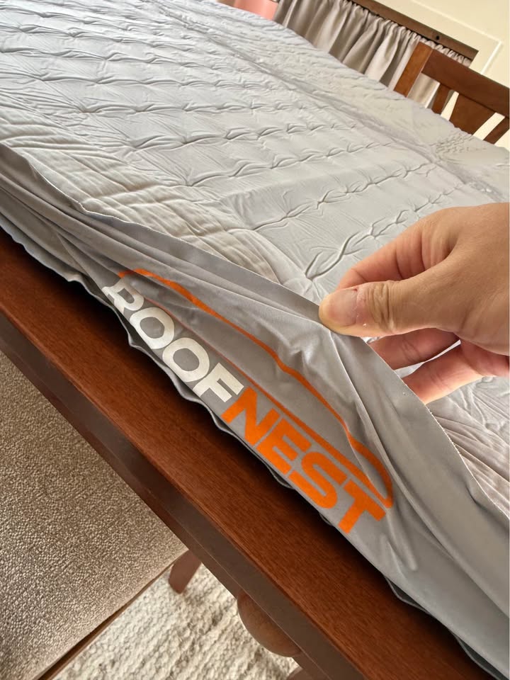 Roofnest Falcon 2 rooftop tent + heated blanket + upgraded mattress (photo 8) — photo 8