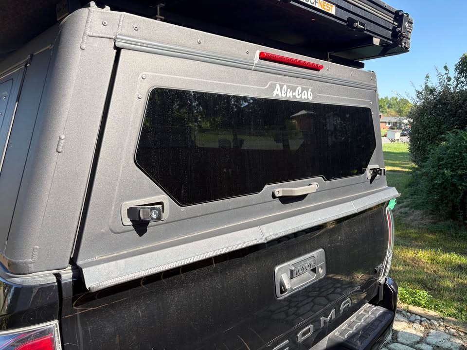 Alu Cab 6’ Contour Canopy with windows for ”3rd Gen Tacoma in Henrico, VA (photo 4) — photo 4