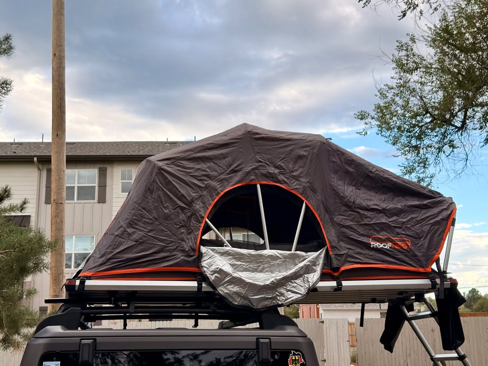 Roofnest Meadowlark Rooftop Tent with Yakima 50" Jetstream/Tmberline Towers in Arvada, CO (photo 9) — photo 9