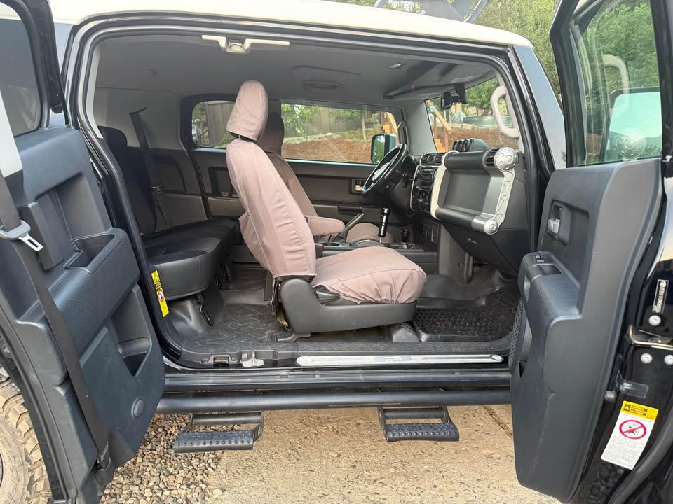 2009 Toyota FJ Cruiser · Sport Utility 2D (photo 7) — photo 7