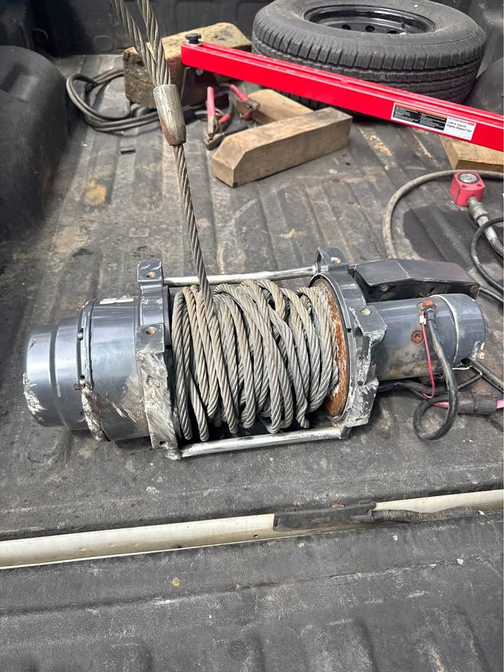 Warn 16.5TI winch in Kent, WA (photo 1) — photo 1