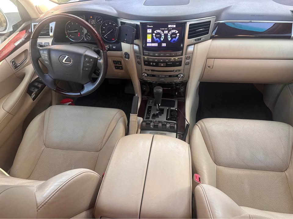 2013 Lexus LX570 156K miles in Snowmass, CO (photo 8) — photo 8