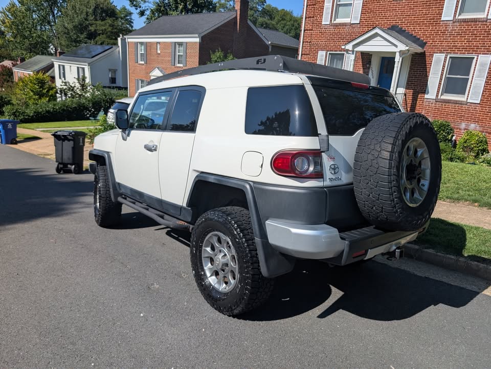 2012 Toyota FJ Cruiser -- Manual, Off-Road Package, Toytec Lift in Arlington, VA (photo 9) — photo 9