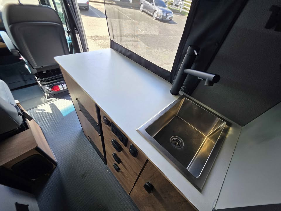 2025 Winnebago revel 44e in Fife, WA (photo 9) — photo 9