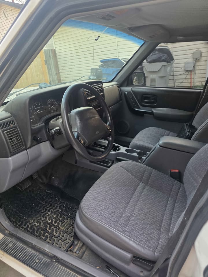 1997 Jeep Cherokee · Sport 4D in Nampa, ID (photo 6)