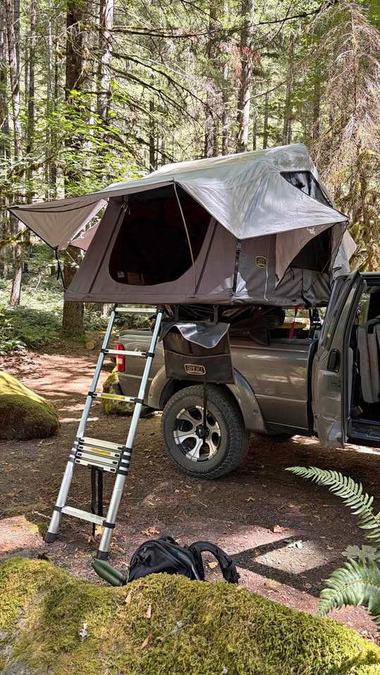 SmittyBilt GEN2 Overlander Rooftop Tent w/Truck Bed Racks in Bend, OR (photo 1) — photo 1