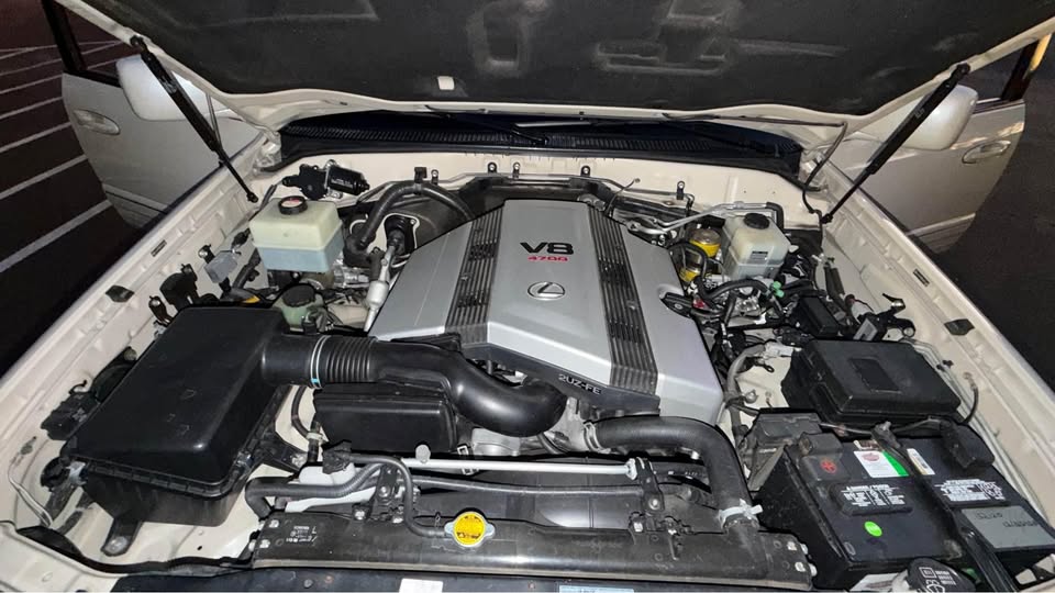2006 Lexus LX470 in Tracy, CA (photo 9) — photo 9