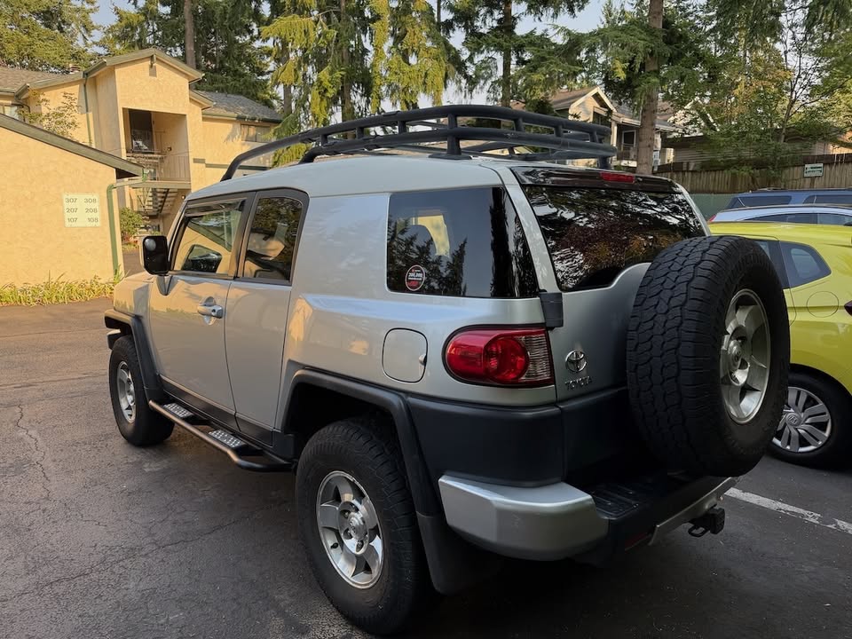 2008 Toyota FJ Cruiser Sport Utility 2D (photo 4) — photo 4