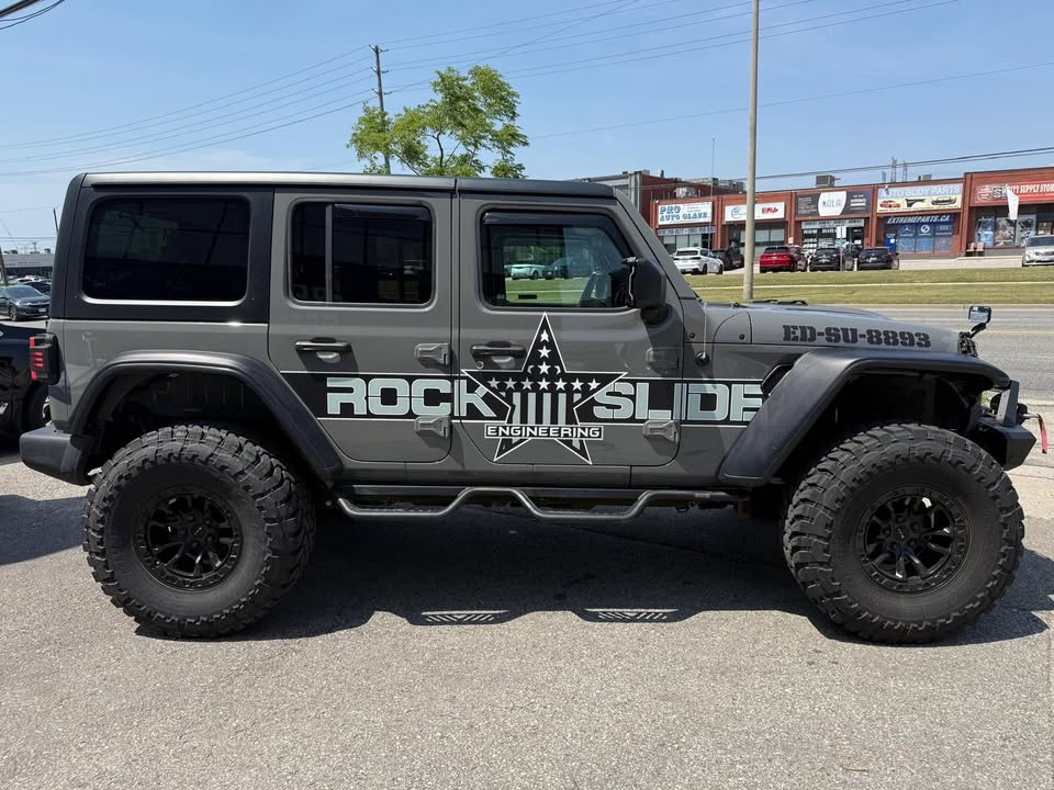 2023 Jeep wrangler willys 4 door 4x4/ extra upgrade/ low km in Toronto, ON (photo 6)