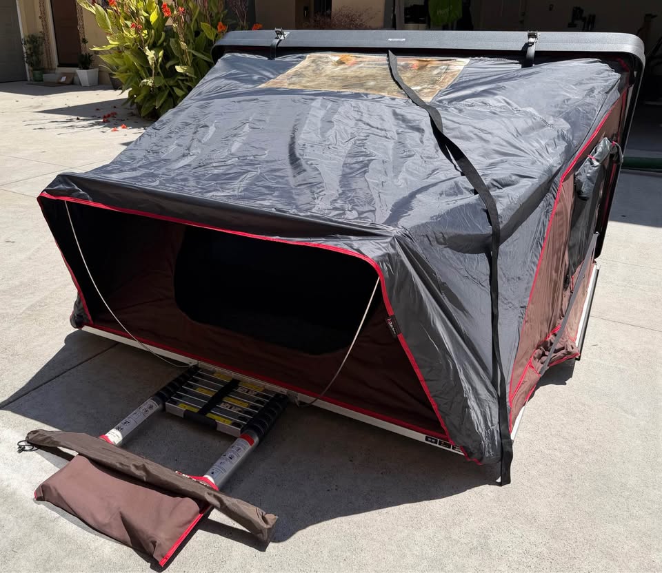 iKamper Skycamp 2.0 rooftop tent (photo 5) — photo 5