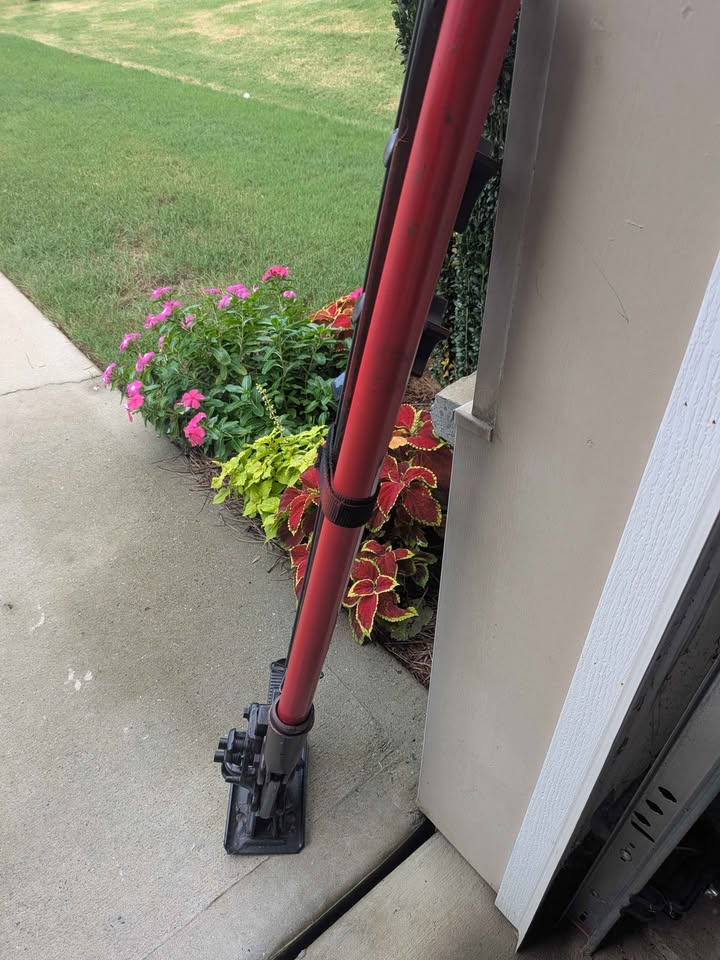 Smittybilt stinger hoop (often part of the Smittybilt SRC or XRC line) with hi-lift jack in Mooresville, NC (photo 6) — photo 6