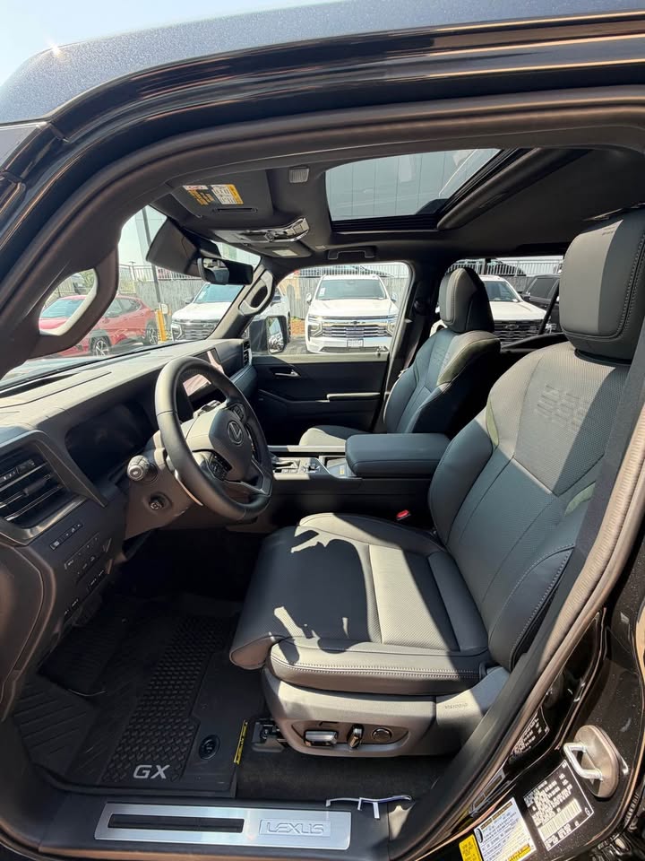 2026 Lexus GX · 550 Overtrail+ in Bellevue, WA (photo 9) — photo 9