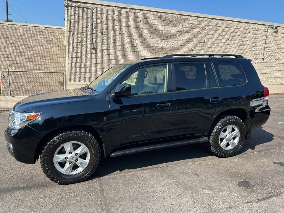 2011 Toyota Land Cruiser (photo 8) — photo 8