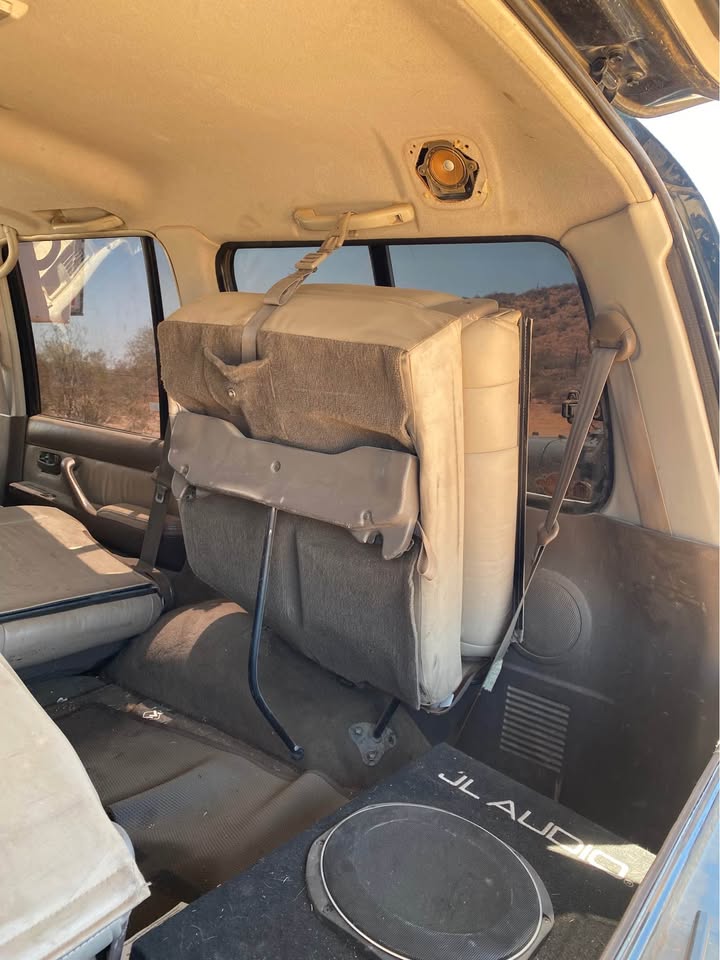 1995 Toyota Land Cruiser 290k + in Peoria, AZ (photo 4) — photo 4