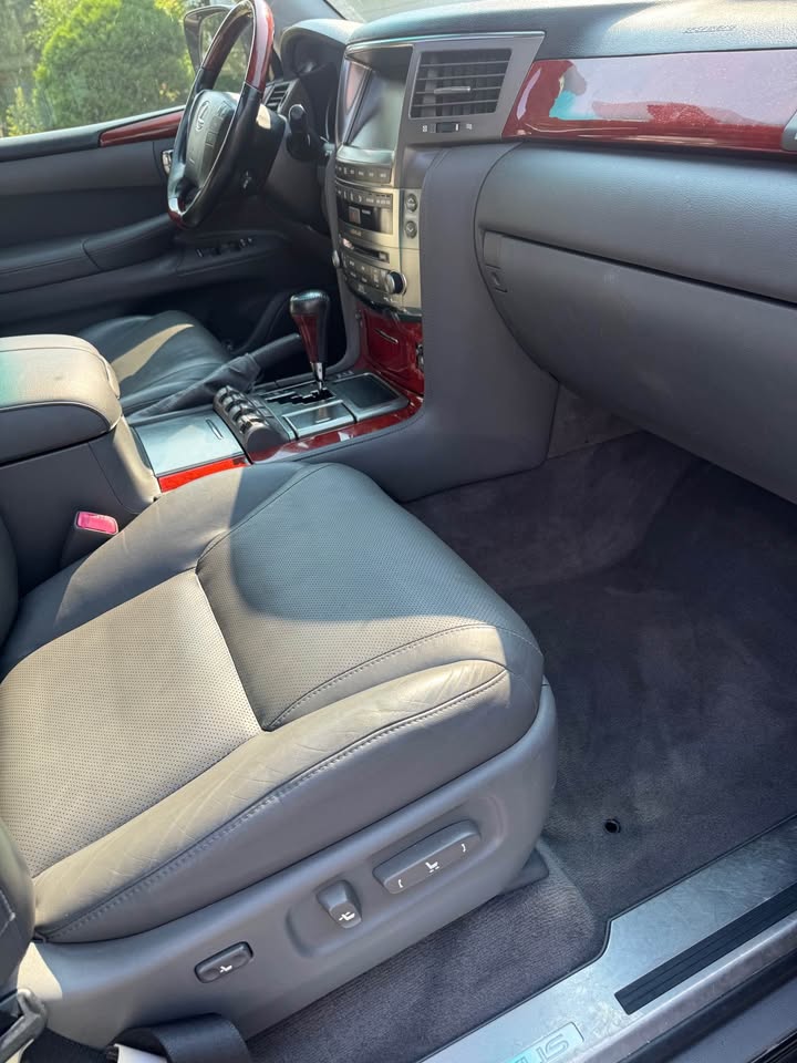 2009 Lexus LX · LX 570 Sport Utility 4D in Wayzata, MN (photo 5) — photo 5