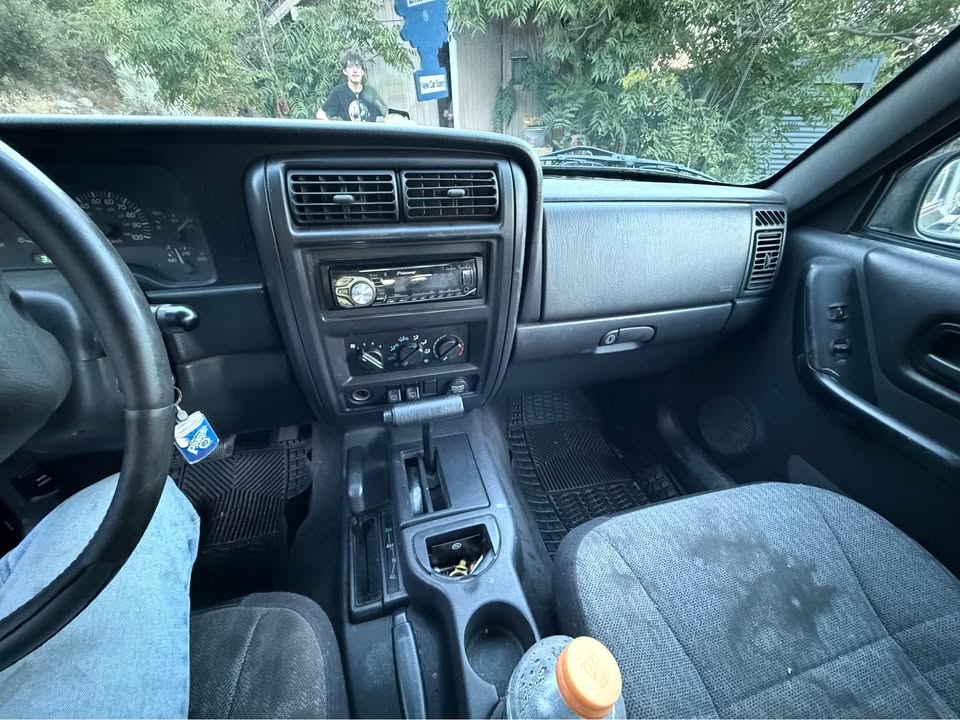2001 Jeep Cherokee in Idyllwild, CA (photo 9) — photo 9