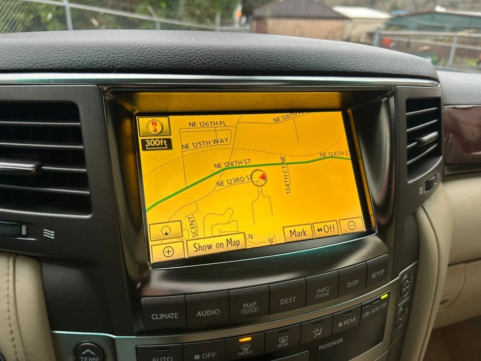 2010 Lexus LX 570 Sport Utility in Kirkland, WA (photo 9)