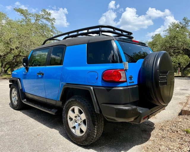 2007 Toyota FJ Cruiser · Sport Utility 2D — photo 3